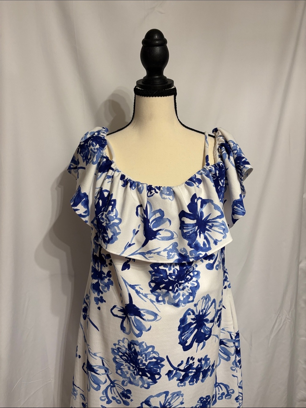 Lauren Ralph Lauren Floral Blue and White Dress On and Off Shoulder SZ 12 - Picture 10 of 11